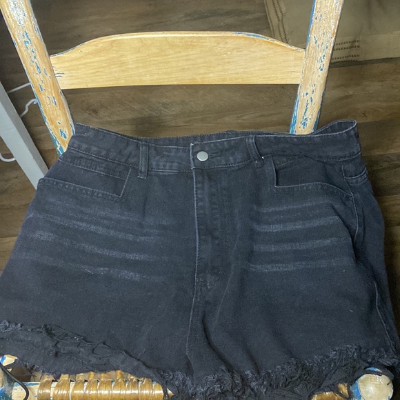 SHEIN Womens Black Jean Shorts - Picture 2 of 5